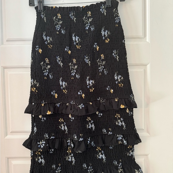 Abercrombie and Fitch Two-Piece Floral Set with Tube Crop Top and Skirt Size XS - Picture 4 of 9